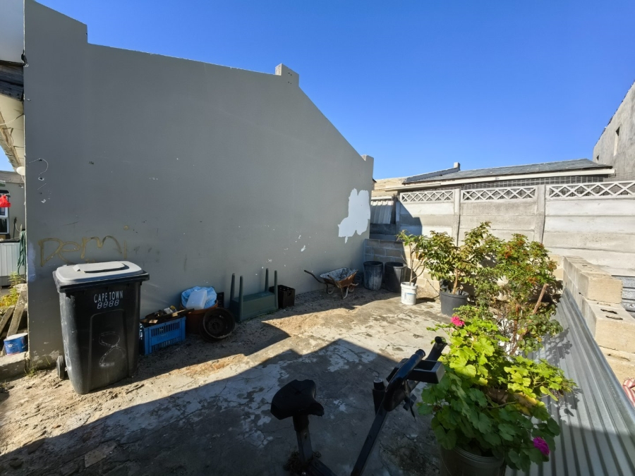 3 Bedroom Property for Sale in Lavender Hill Western Cape